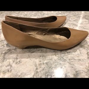 Steve Madden size 7 nude patent leather flats
